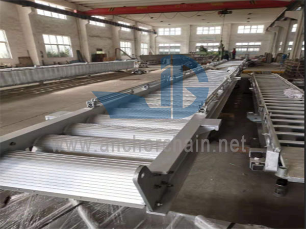 Aluminiozko eskailera modularra